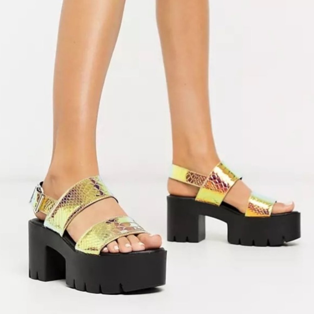 NWOT Size 8 ASOS Metallic Platform Chunky Sandals
